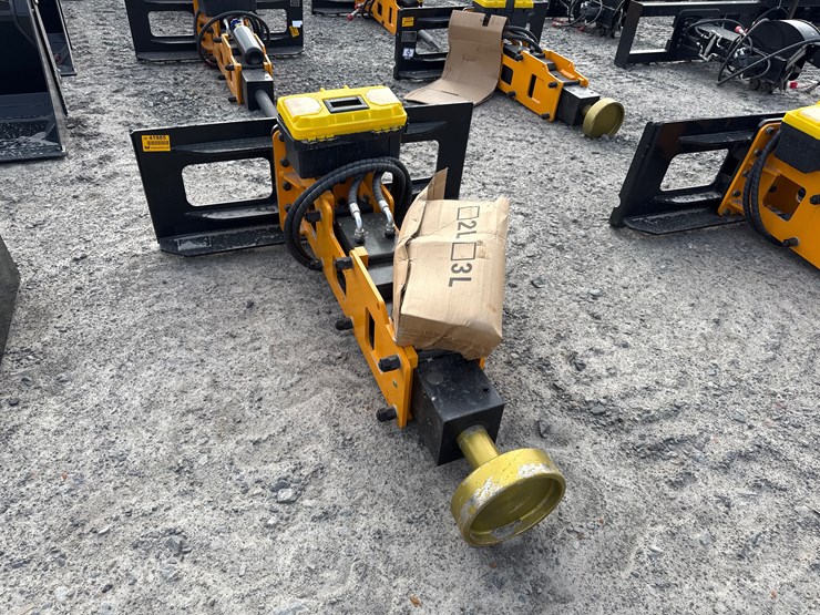 #2083-•-unused-giyi-d680-skid-steer-pile-hammer-dzc680260290-inv#-41985-image-4