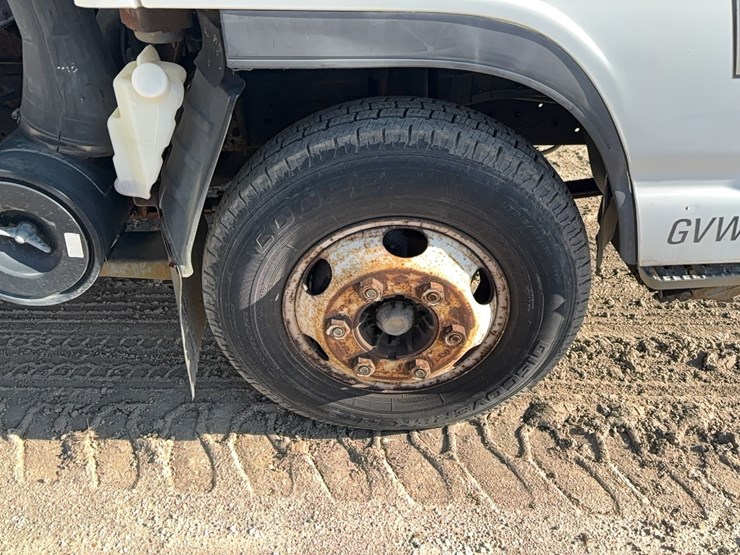 1999-isuzu-npr-image-11