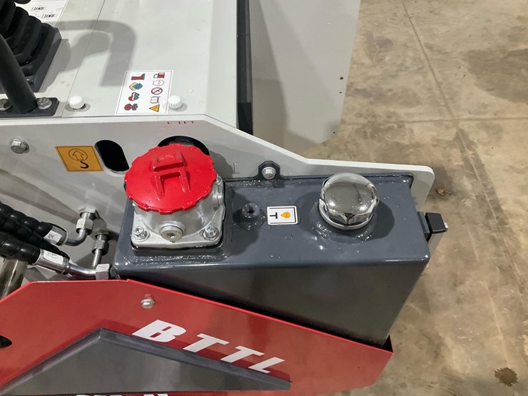#1003-•-unused-2025-bttl-st28h-6-mini-skid-loader-image-7
