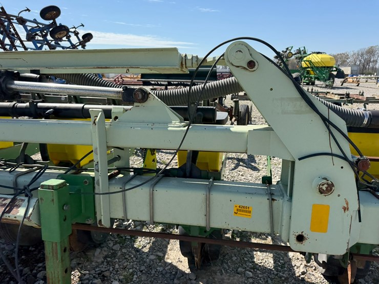 john-deere-12-image-27