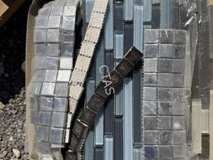 #60-•-tile-&-back-splash-tile-in-tote-image-3