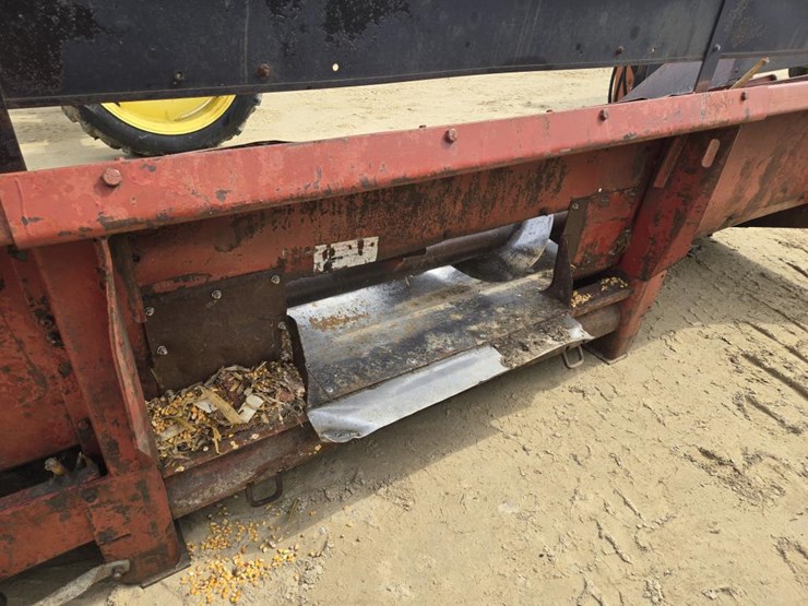 #425-•-case-1063-6-row-cornhead-image-5