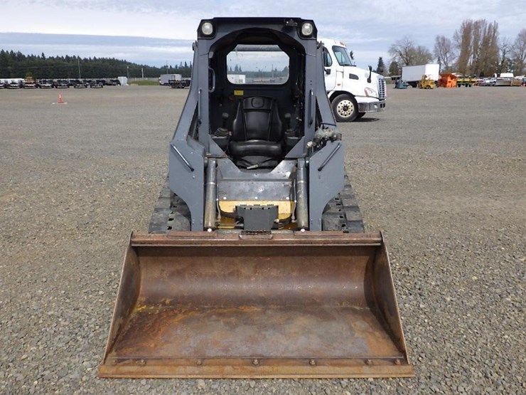 2017-deere-317g-image-2