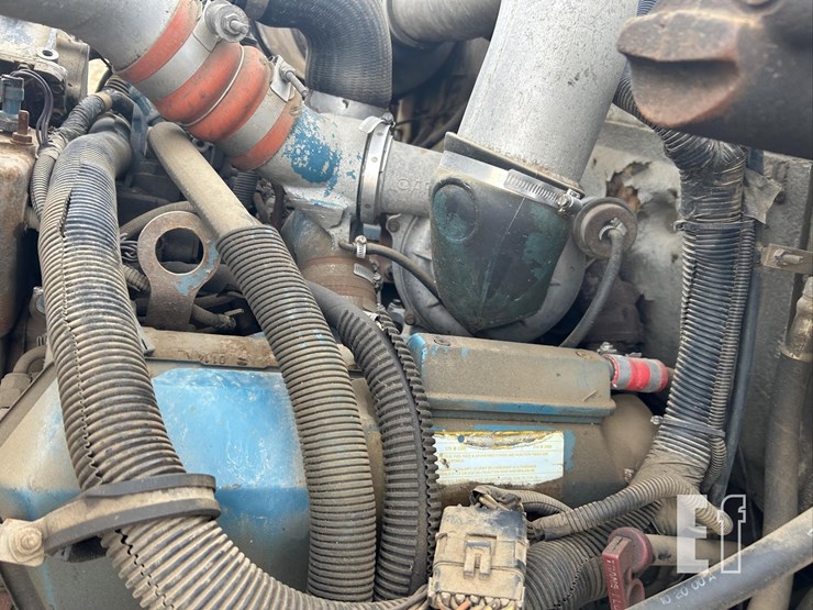 2002-international-4700-image-37