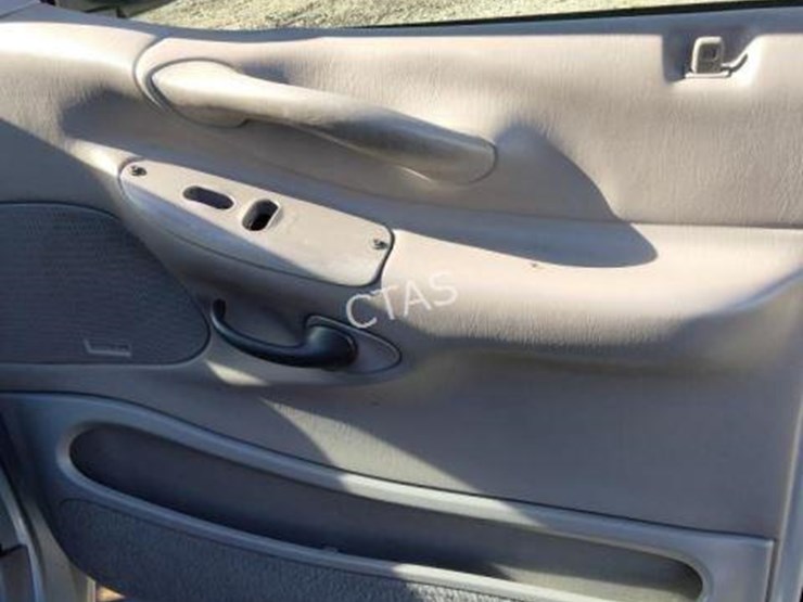 2000-ford-expedition-xlt-image-16