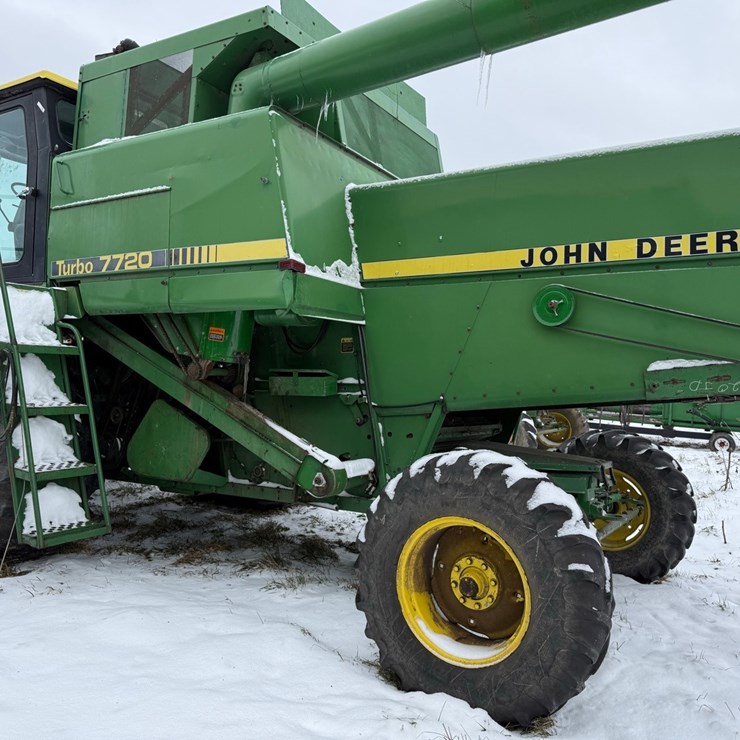 JOHN DEERE 7720