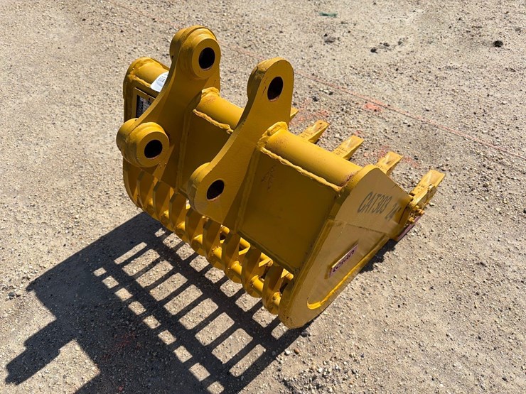 caterpillar-303-image-3