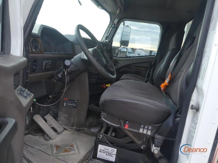 2019-international-hx615-image-17