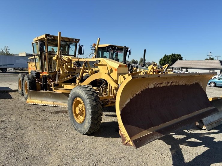 2003-caterpillar-143h-image-2