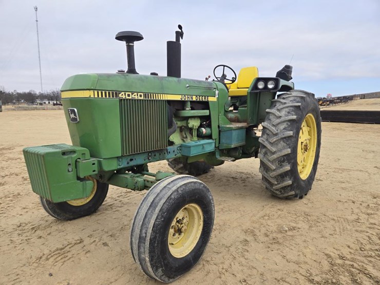 john-deere-4040-image-1