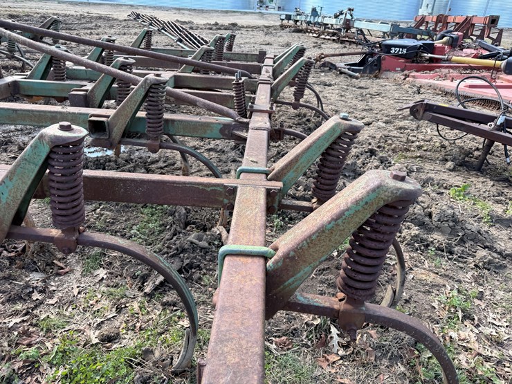 john-deere-17-image-7