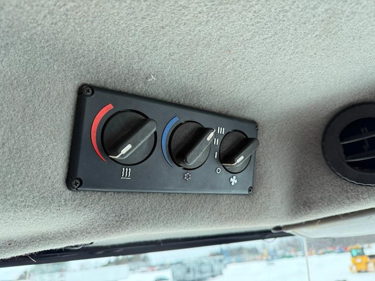 massey-ferguson-8780-image-76