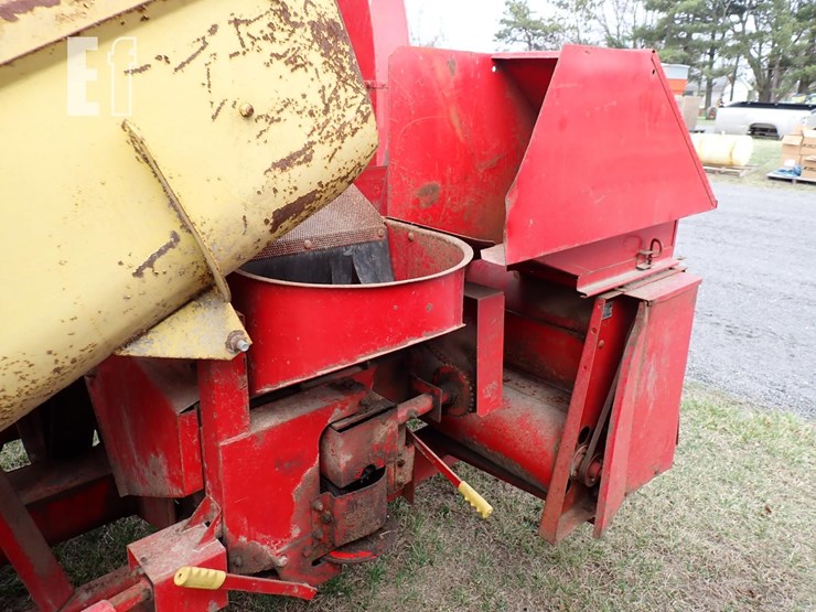 352-new-holland-352-image-11