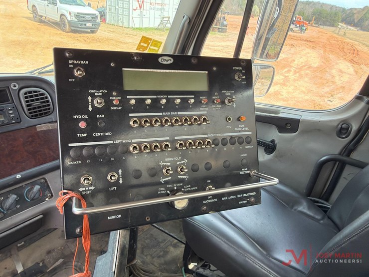 2008-freightliner-tack-truck-image-22