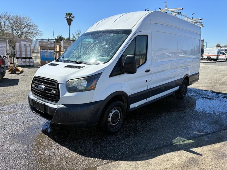 2017-ford-transit-image-1