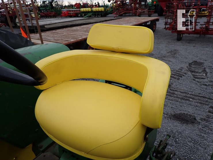 john-deere-3010-image-12