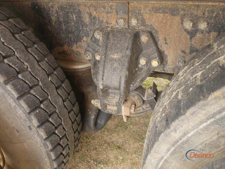 2009-peterbilt-388-image-5