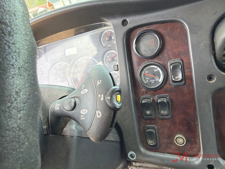 2008-freightliner-tack-truck-image-26