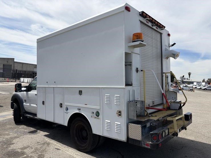 2012-ford-f550-image-4