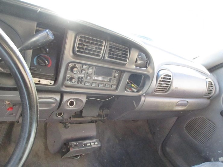 2002-dodge-2500-image-8