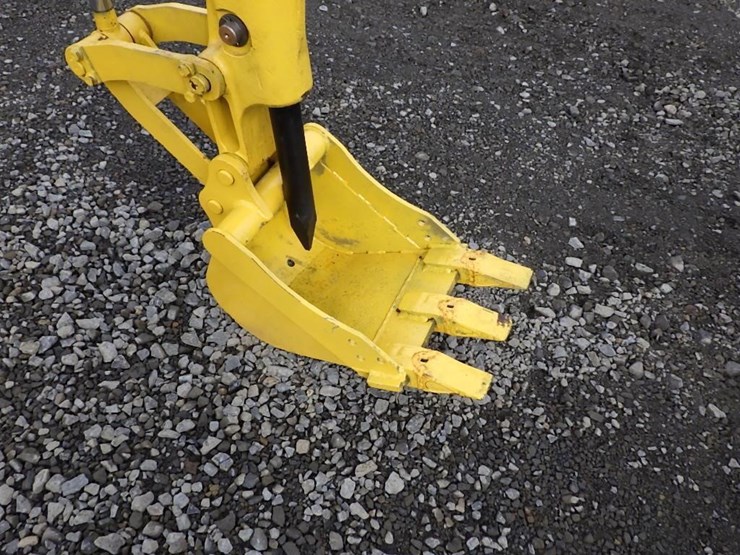 komatsu-pc12uu-image-18