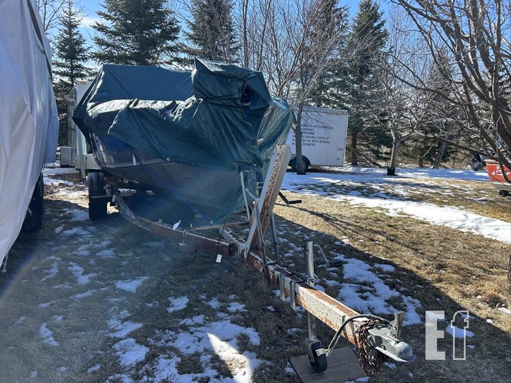 lund-16ft-fishing-boat-w/trailer-image-3