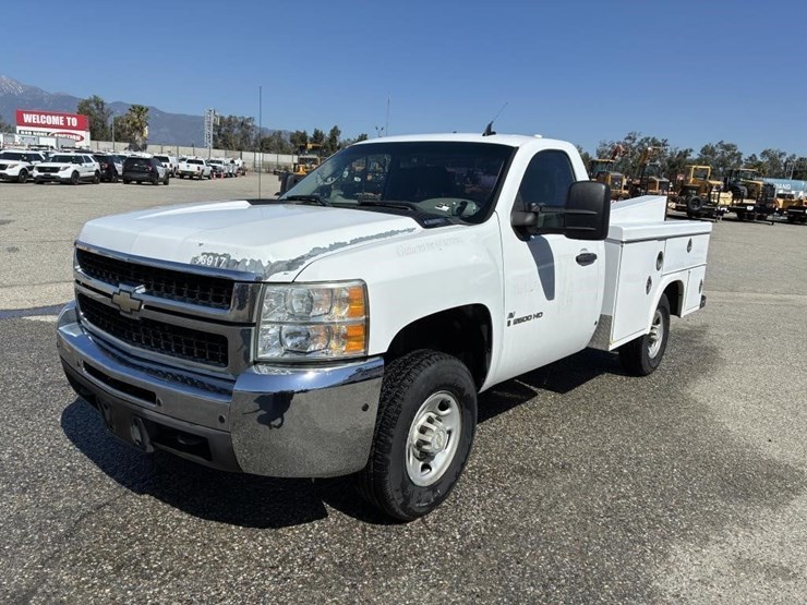 2009-chevrolet-silverado-2500hd-image-1