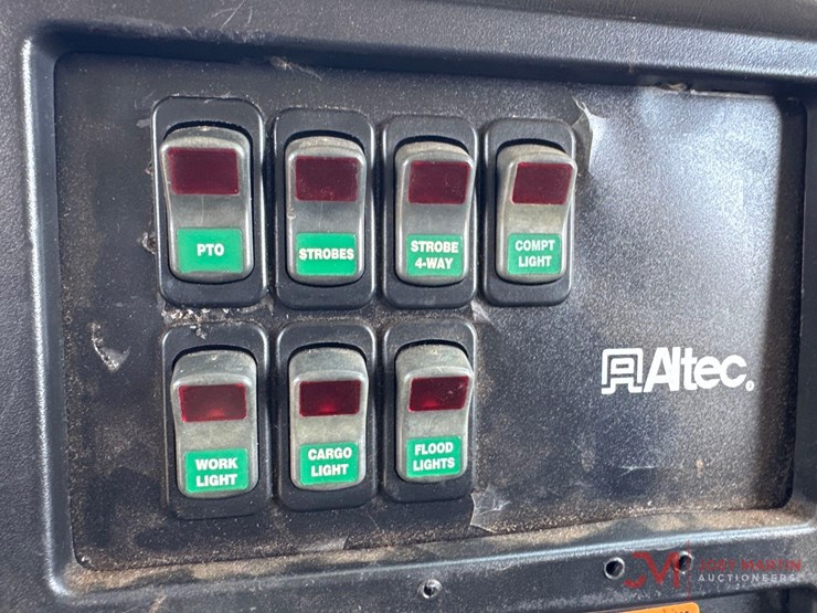 2011-international-7400-image-34