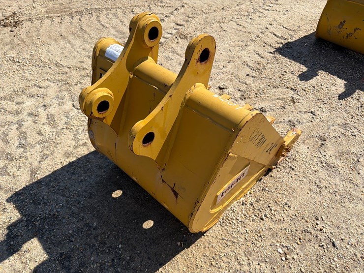 caterpillar-304-image-3