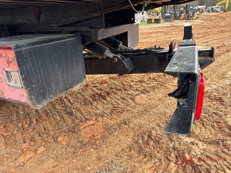 2017-peterbilt-rollback-truck-image-14