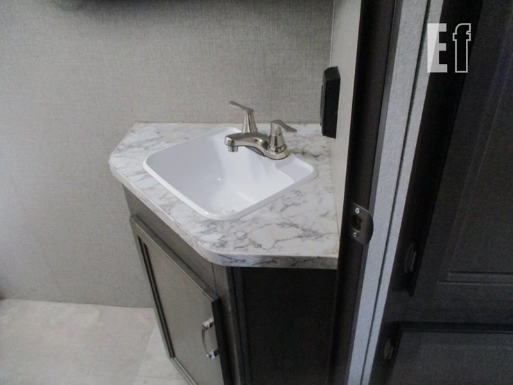 2020-jayco-jay-flight-rocky-mountain-edition-242bhs-image-10