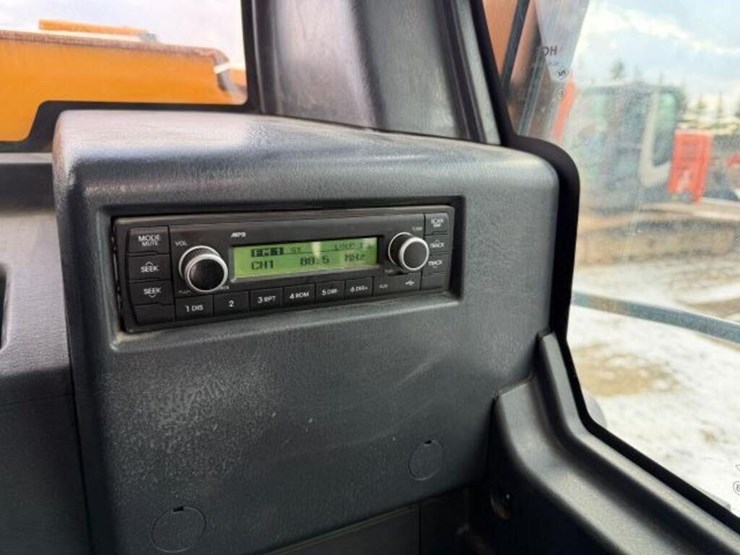 2023-hyundai-hx130a-lcr-image-16