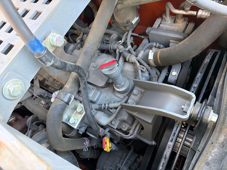 2020-hitachi-zx135us-6-image-20