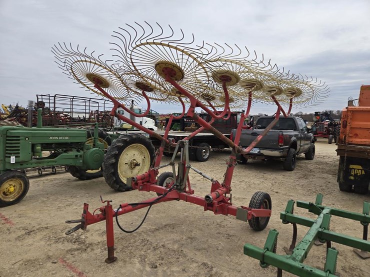 #323-•-tunutti-rcs10-10-wheel-v-rake-image-3