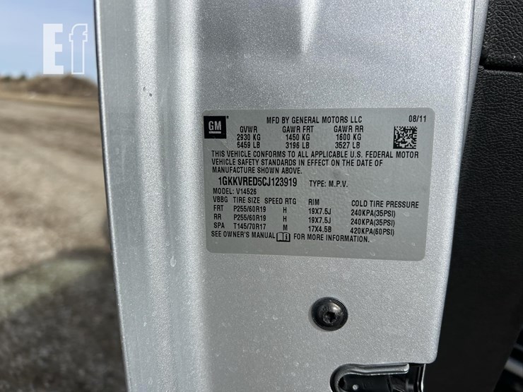 2012-gmc-acadia-image-13