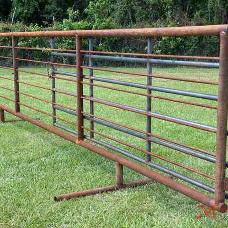 (1) NEW 24' FREE STANDING 8 BAR PANEL WITH GATE