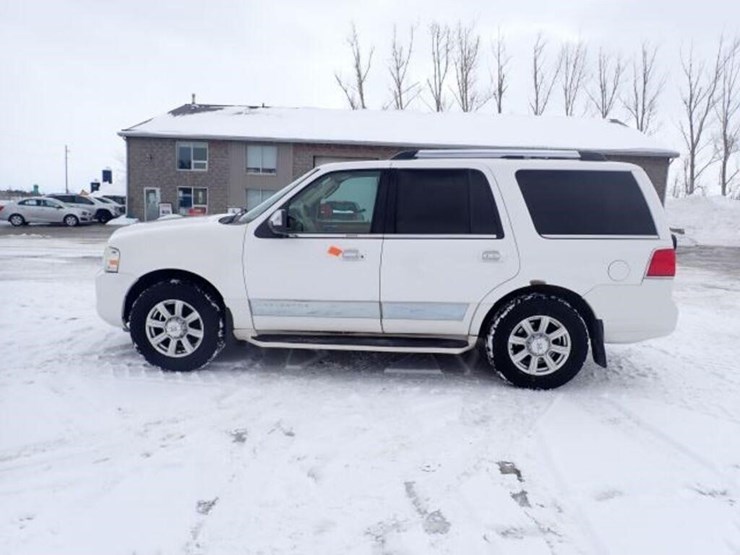 2009-lincoln-navigator-image-8