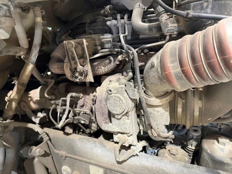 2017-peterbilt-567-image-55