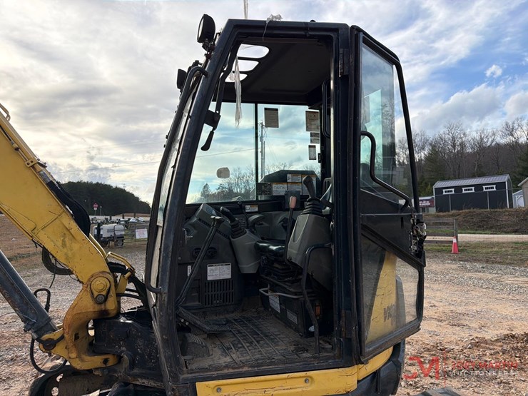 yanmar-vio80-1a-image-14