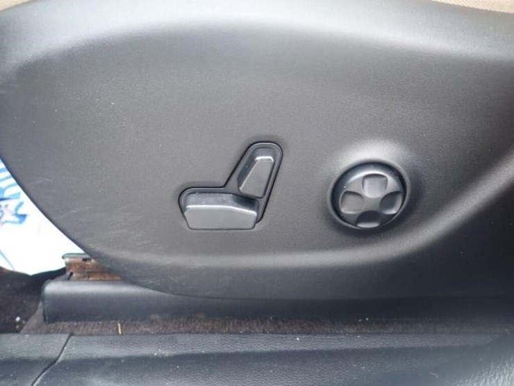 2016-jeep-cherokee-image-15