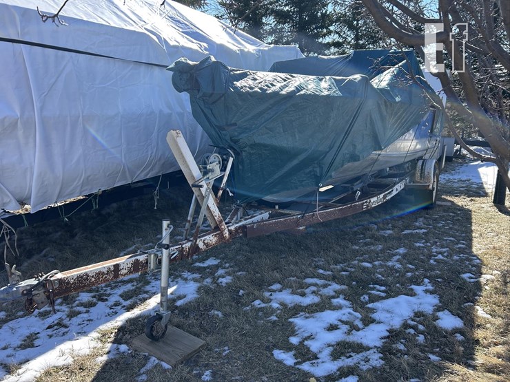 lund-16ft-fishing-boat-w/trailer-image-1