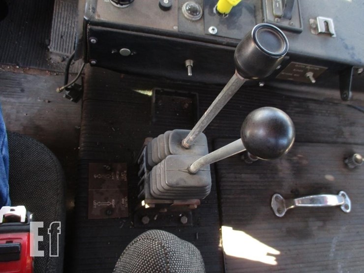 1992-caterpillar-c13-image-21