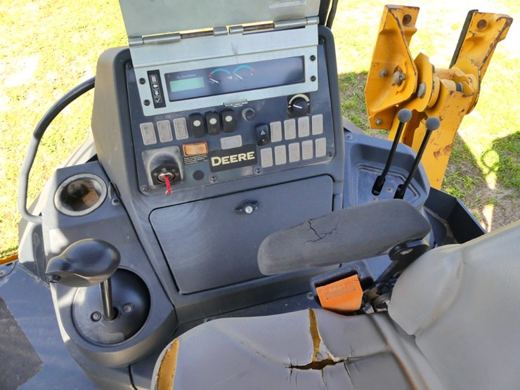 2018-deere-310l-ep-image-14