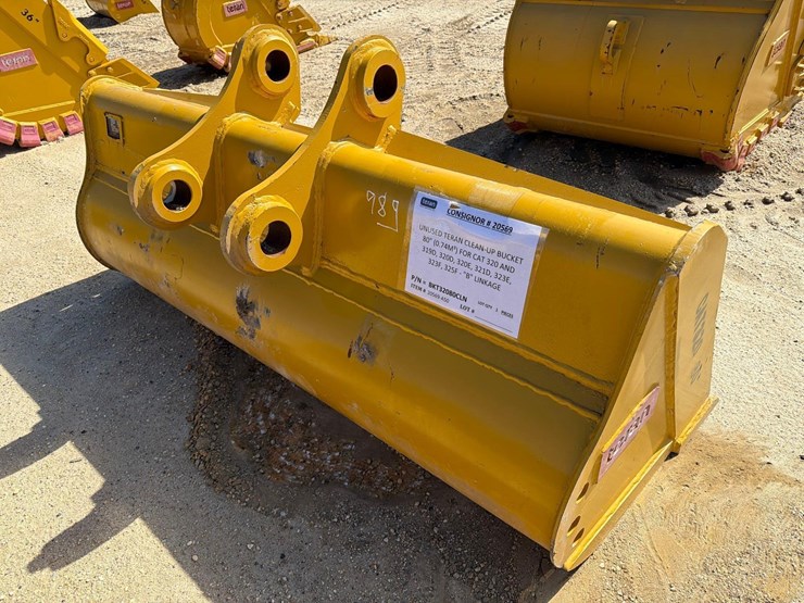 caterpillar-320-image-3