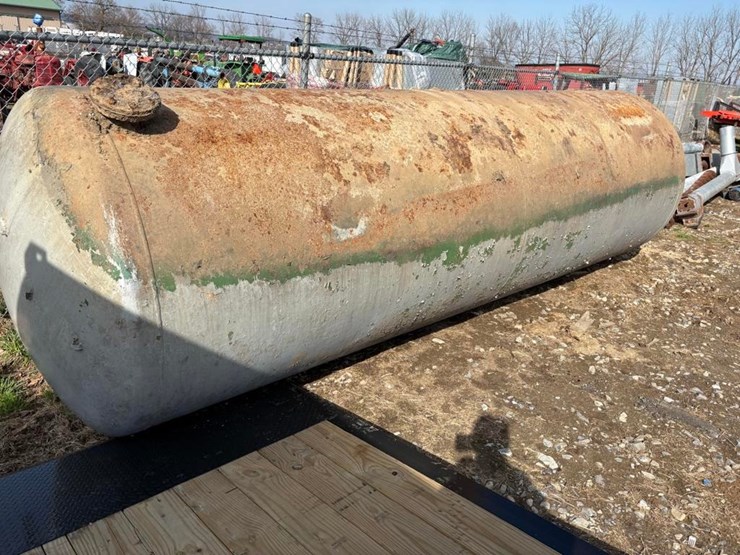 2000-gallon-air-tank-image-1