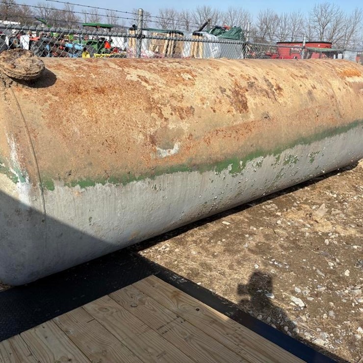 2000 Gallon Air Tank