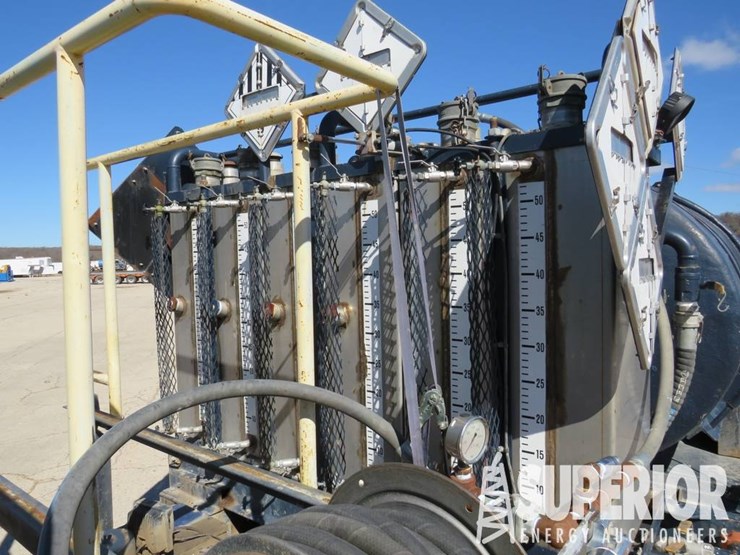 2005-international-durastar-4400-image-12