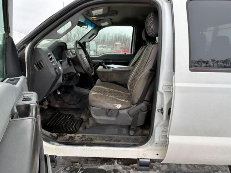 2011-ford-f350-image-23