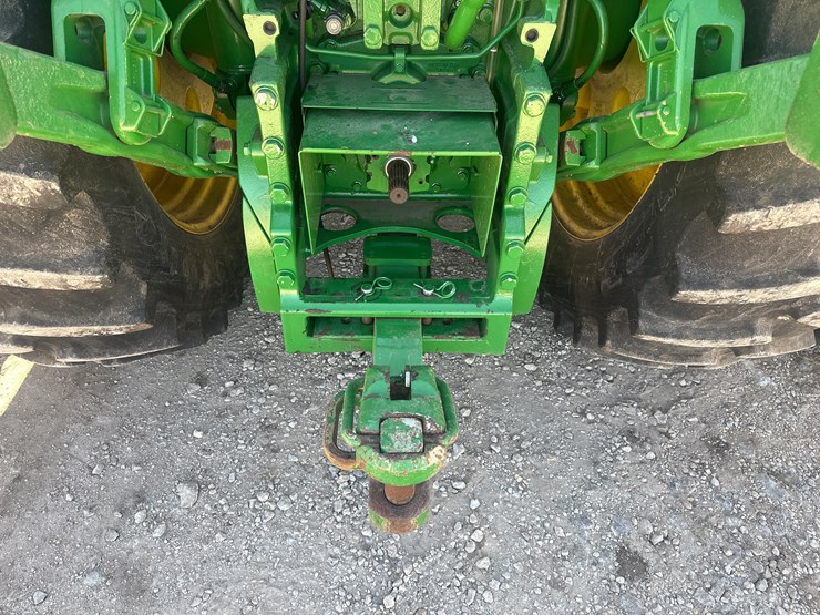 2016-john-deere-8320r-image-15