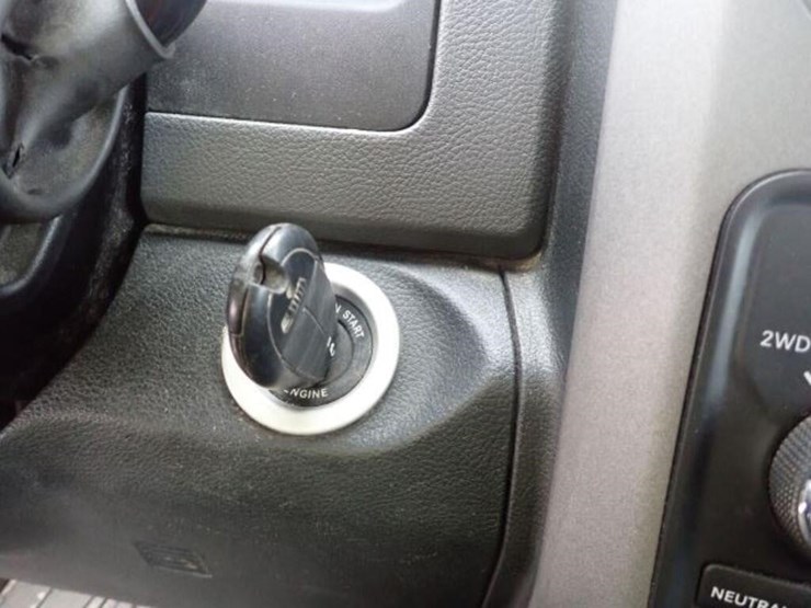 2015-dodge-1500-image-21